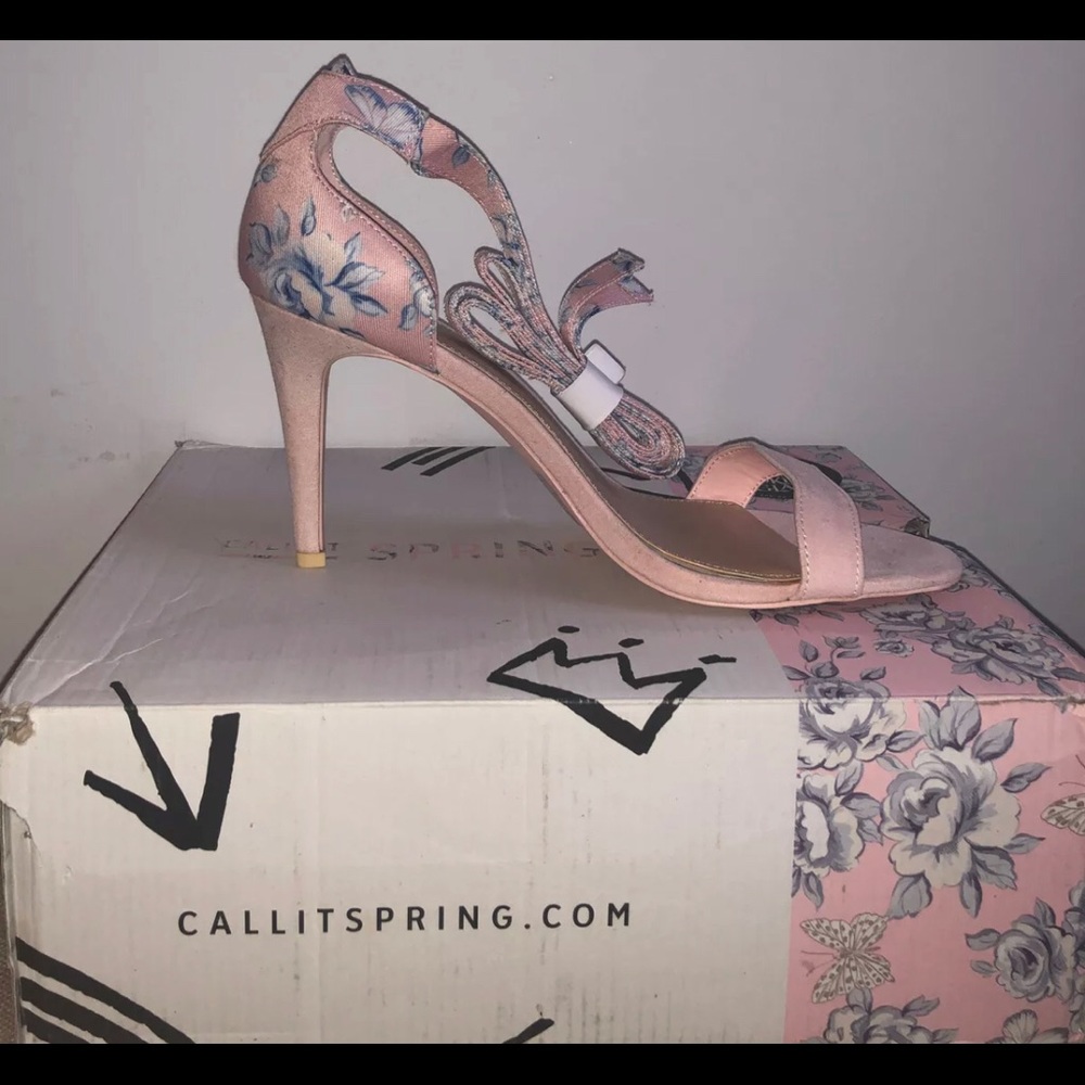 ALICE THROUGH THE LOOKING GLASS-CALL IT SPRING-FLORAL LACE UP HEELS (10)